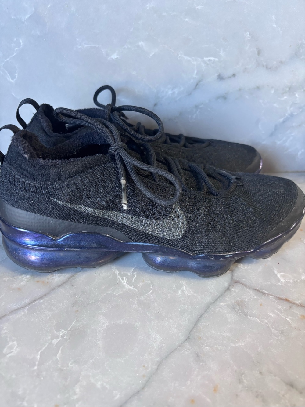 Nike Kids Black Knit Sneakers with Iridescent Blue-Purple Sole
